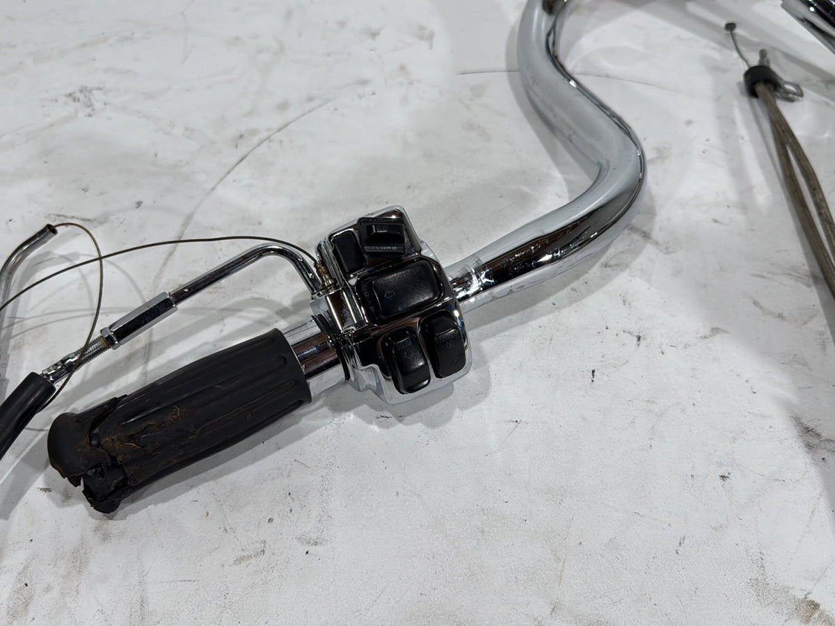 04 Harley Road King Touring Classic OEM Handlebars Left Right Switches Controls