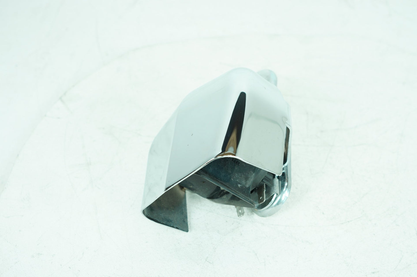 2007 - 2016 Harley-Davidson Touring CVO Street Glide Screamin Horn Signal Klaxon Chrome Cover 69012-93A
