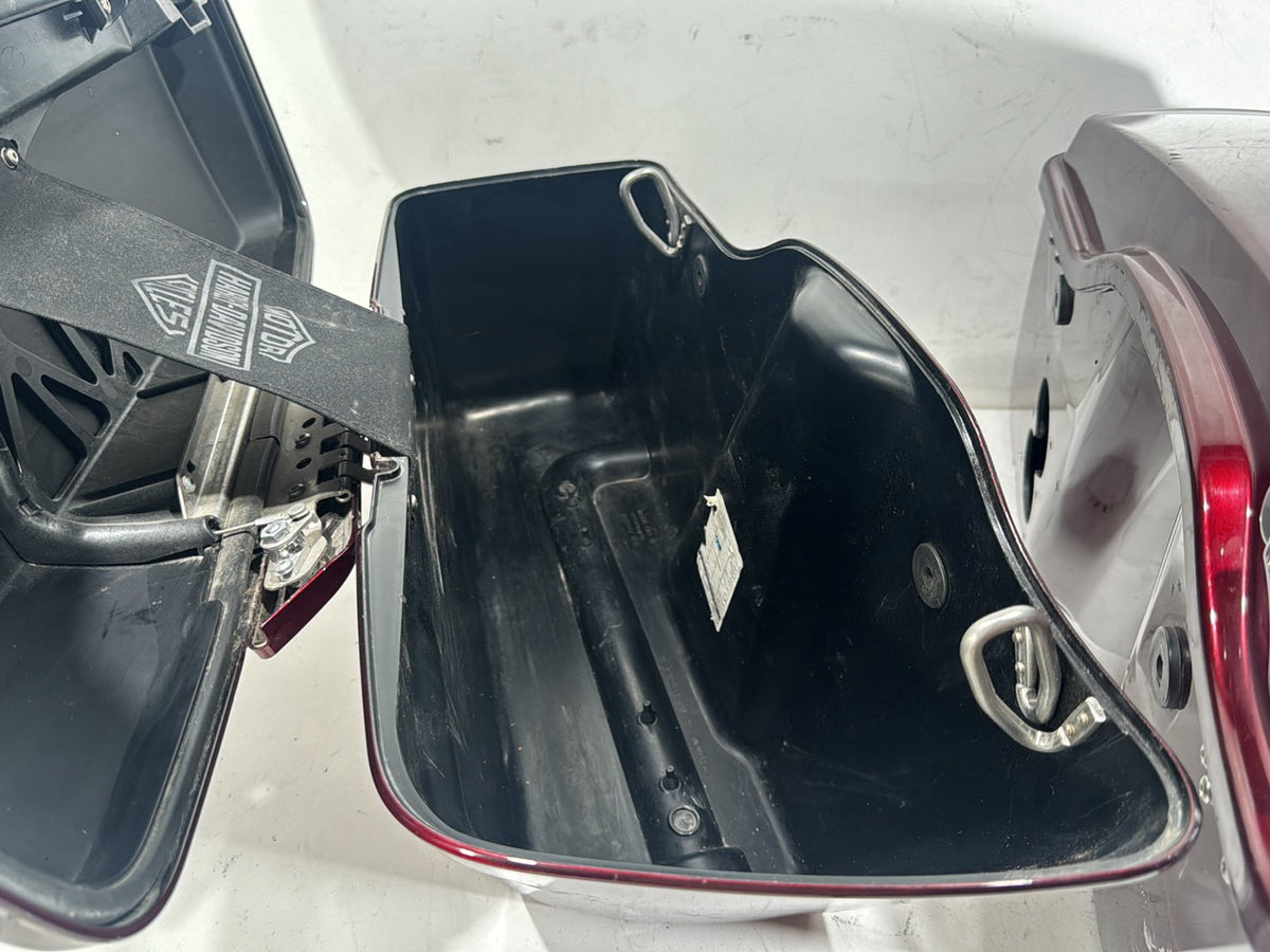 2014 Harley Street Glide OEM Left 1 Saddlebag Luggage NO Key SCRATCHED