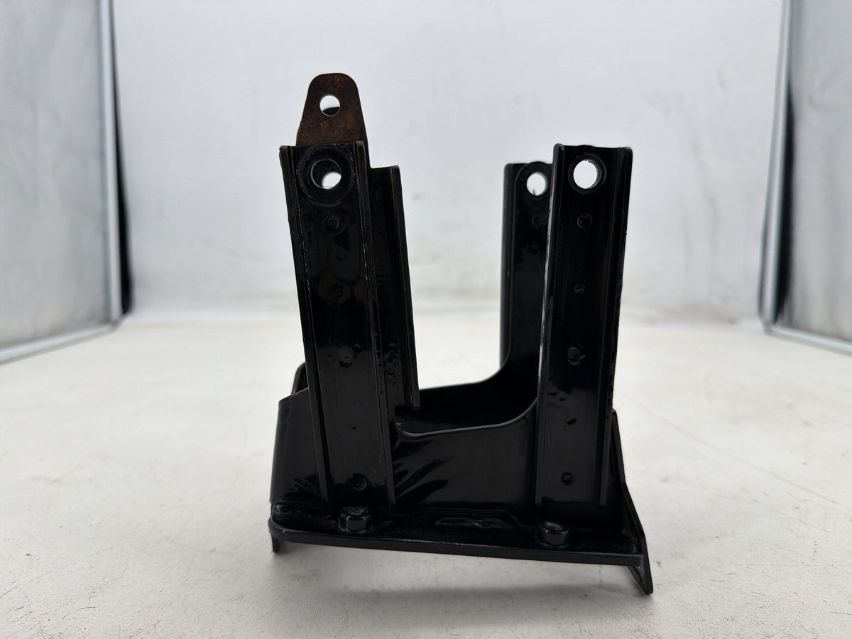 2016 Harley Road Glide Touring FLTRXS OEM Inner Fairing Mount Support Bracket