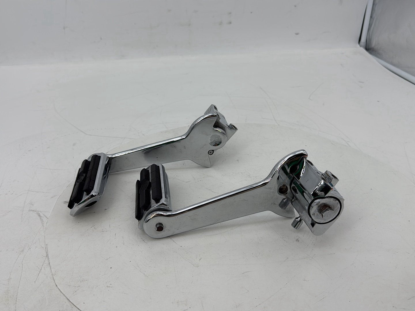 1999 - 2006 Harley-Davidson Touring CVO Screamin Eagle Road King Passenger Left & Right Foot Pegs Kuryakyn