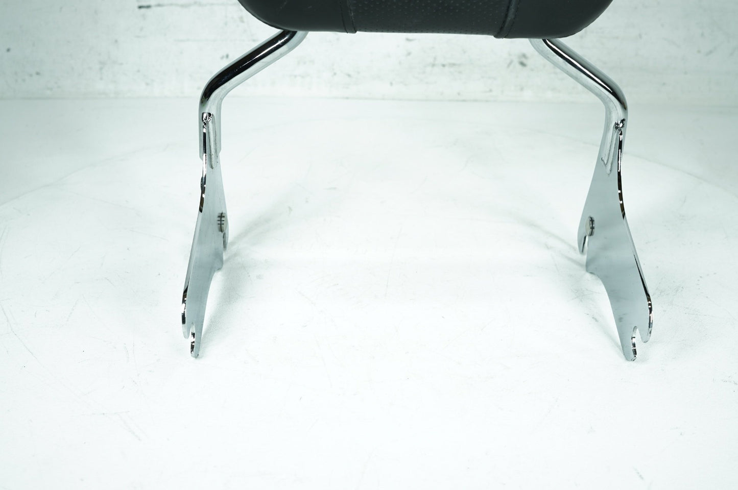 2000 - 2006 Harley-Davidson Touring Road King Custom Rear Sissy Bar w/ Backrest Cushion Pad 52933-97C