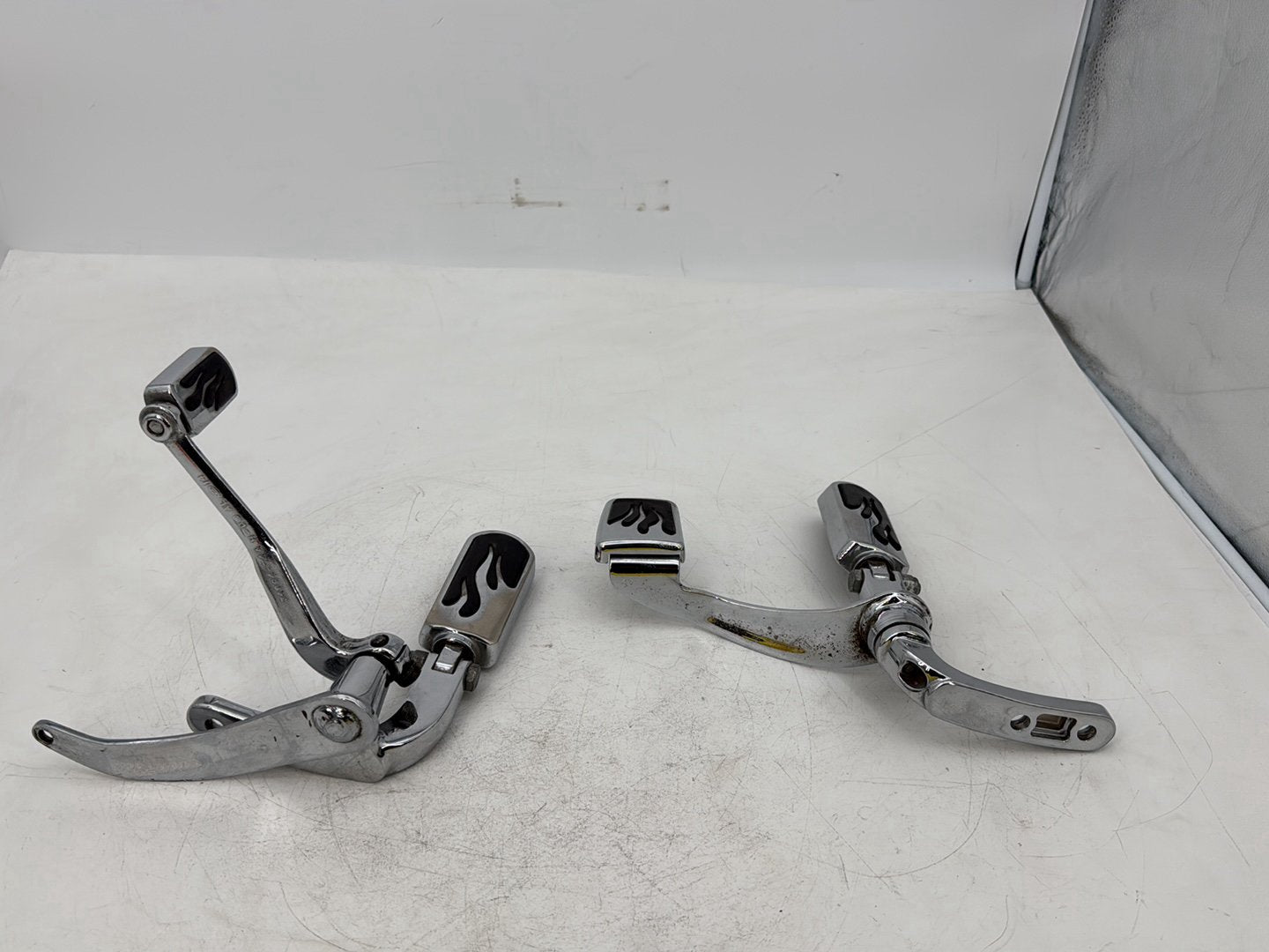 1999 - 2006 Harley-Davidson Dyna Super Glide Left Right Foot Brake Control Pegs 50649-90