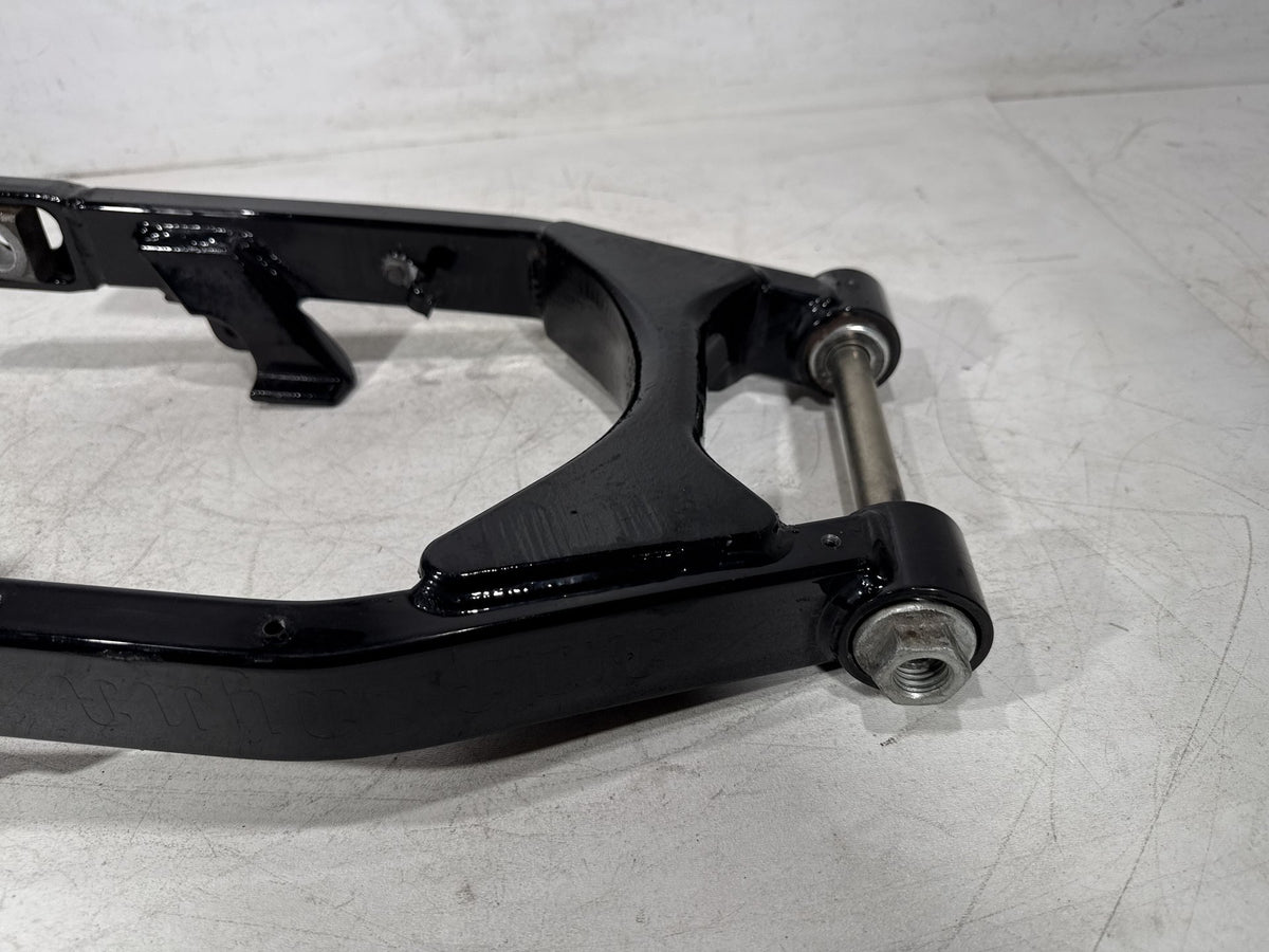 2017 Harley Dyna Street Bob FXDB OEM Rear Fork Swingarm Swing Arm