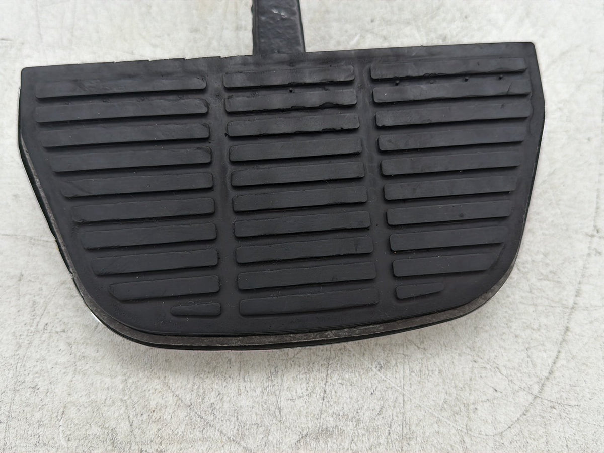 1999 Harley Electra Glide Touring FLHT OEM 1 Passenger Floorboard Foot Rest