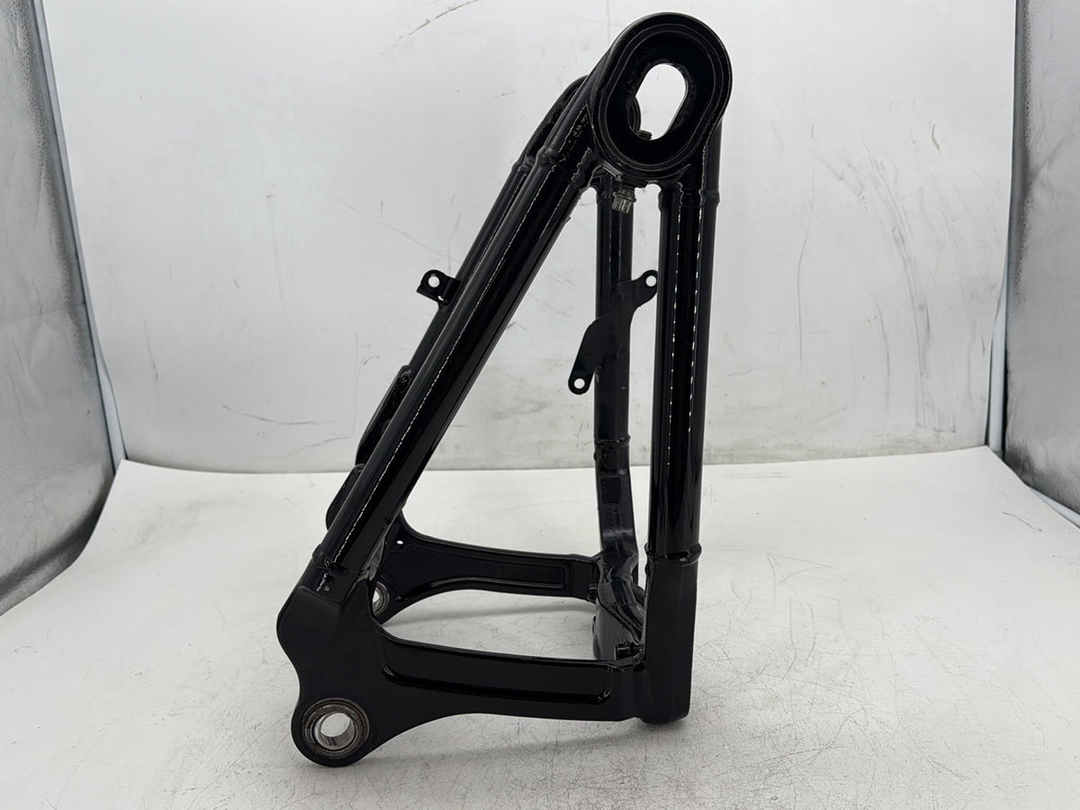 2019 Harley Softail Street Bob FXBB OEM Rear Fork Swingarm Swing Arm 47400099BHP