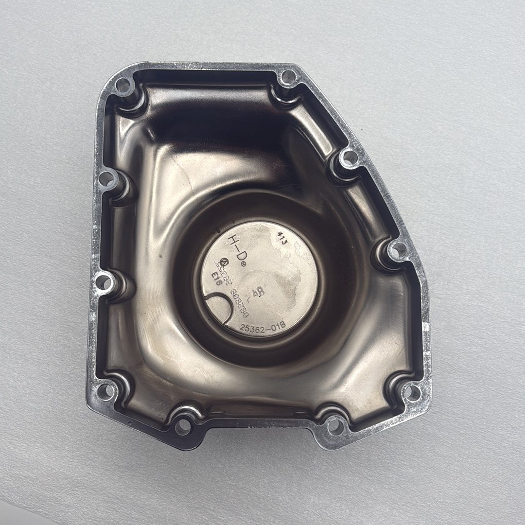 2007 - 2012 Harley-Davidson Touring Street Glide Crankcase Shaft Engine Motor Cover 25362-01B