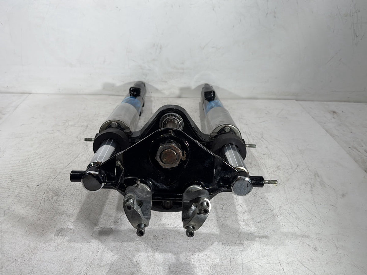 2005 Harley Road King Touring Police OEM Front Triple Tree Set & LH RH Fork Legs Sliders