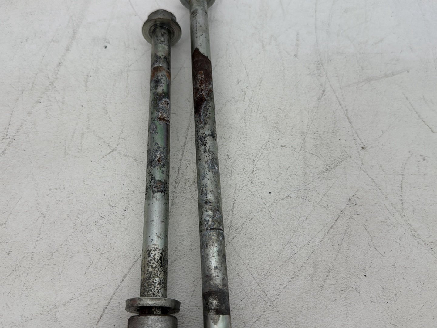 2005 Harley Heritage Softail Classic FLSTCI OEM Engine Mount Pivot Bolt Shaft