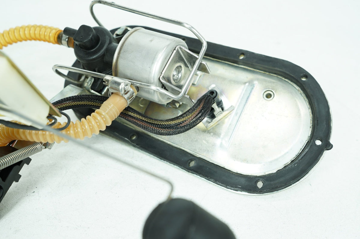 2000 - 2006 Harley-Davidson Touring CVO Screamin Eagle Road King Fuel Pump Gas Gasoline Petrol Sending 62897-01B