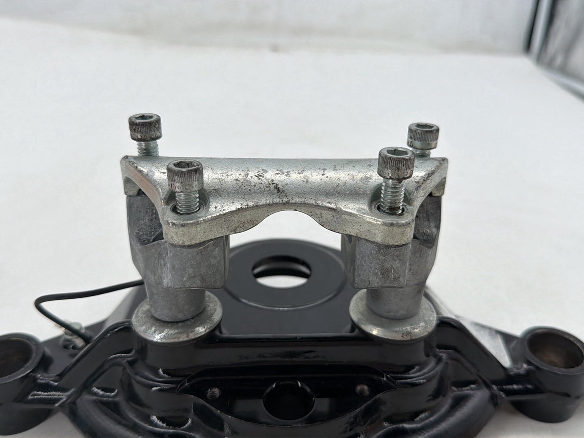 2010 Harley Street Glide Touring FLHX OEM Front Fork Upper Triple Tree Bracket