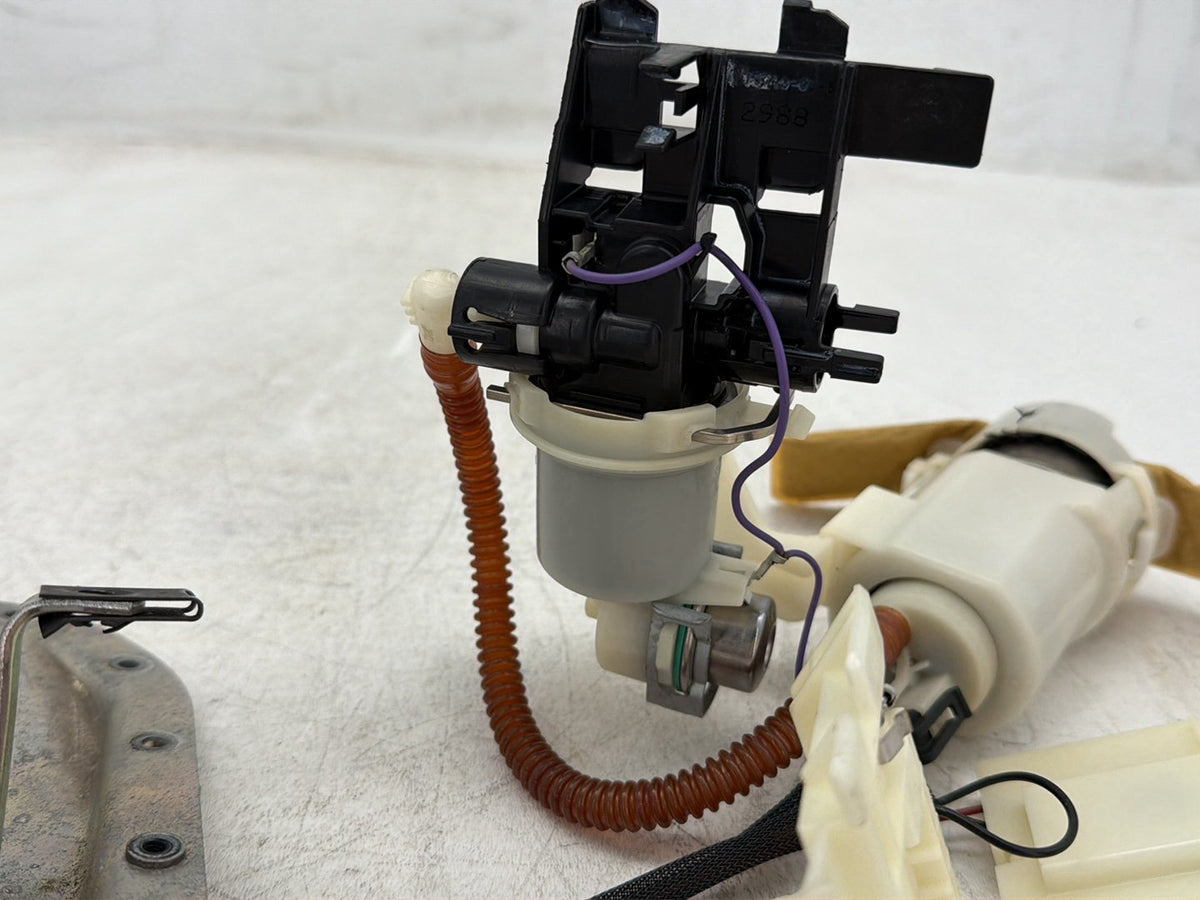2009 Harley Dyna Street Bob FXDB OEM Fuel Pump Gas Gasoline Petrol Sending