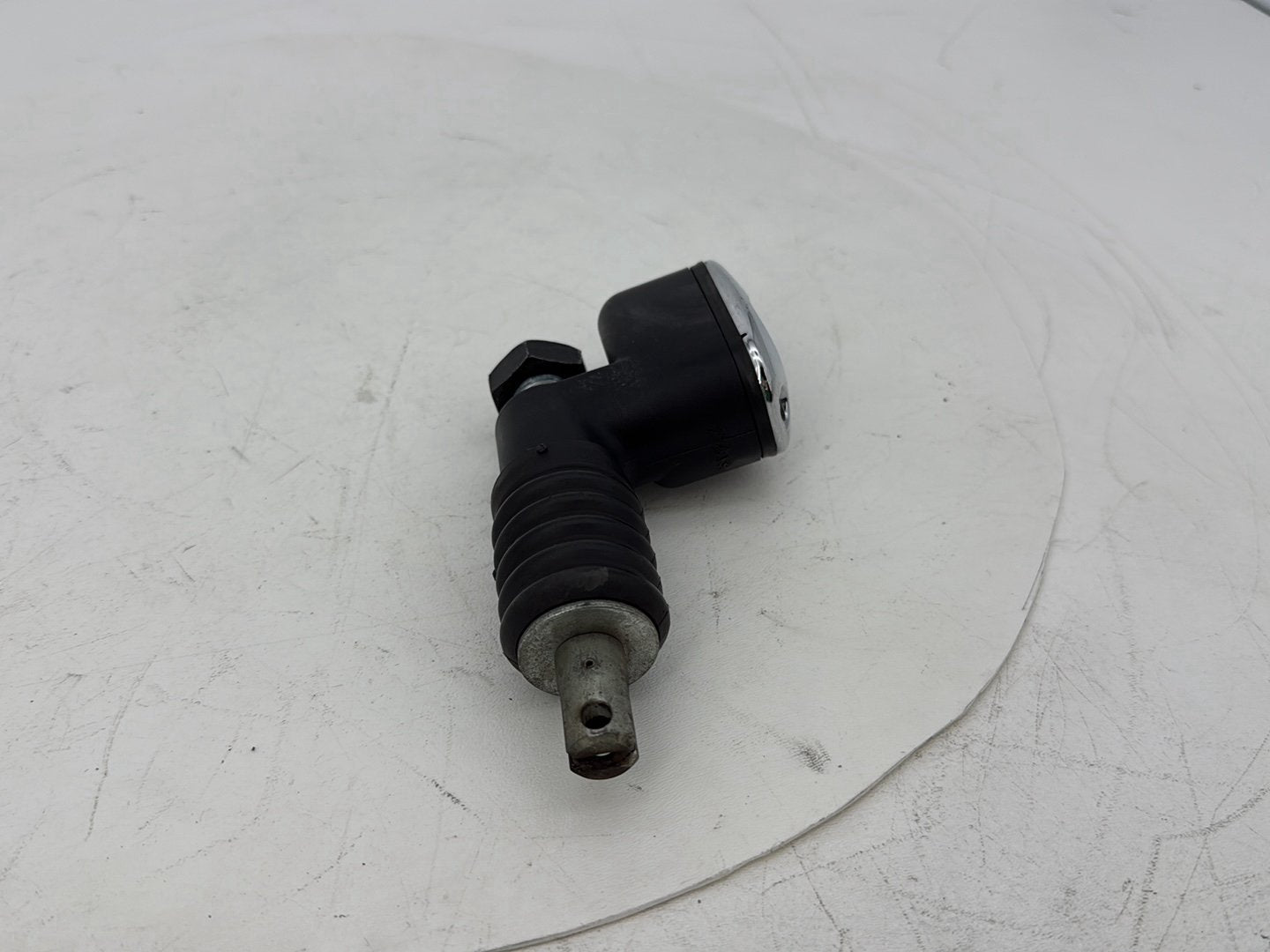 1999 - 2006 Harley-Davidson Touring CVO Screamin Eagle Road King Rear Brake Master Cylinder Reservoir 41754-00D