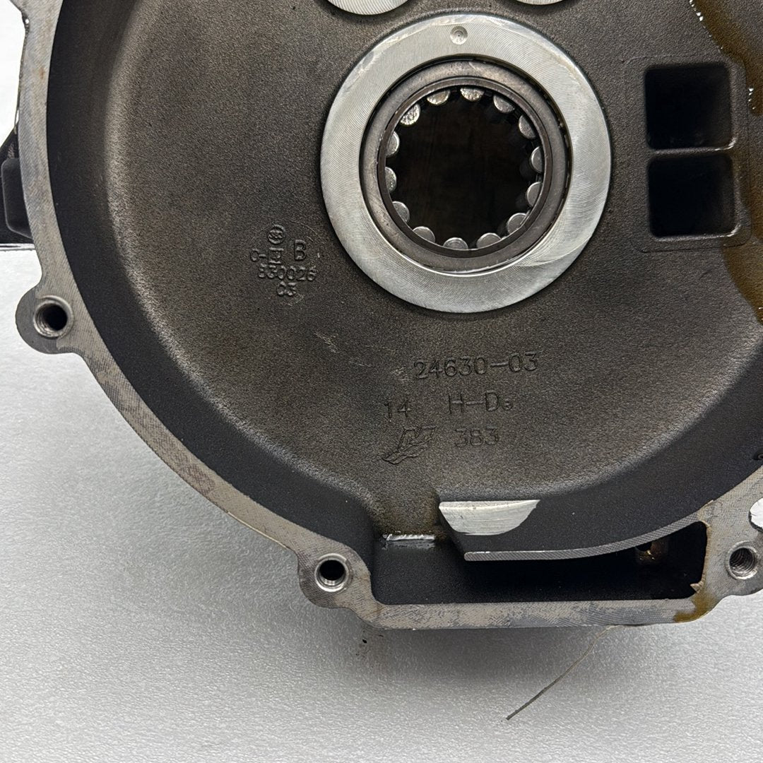 1999 - 2006 Harley-Davidson Touring Electra Glide Classic Crankcase Shaft Engine Motor Cover 24630-03