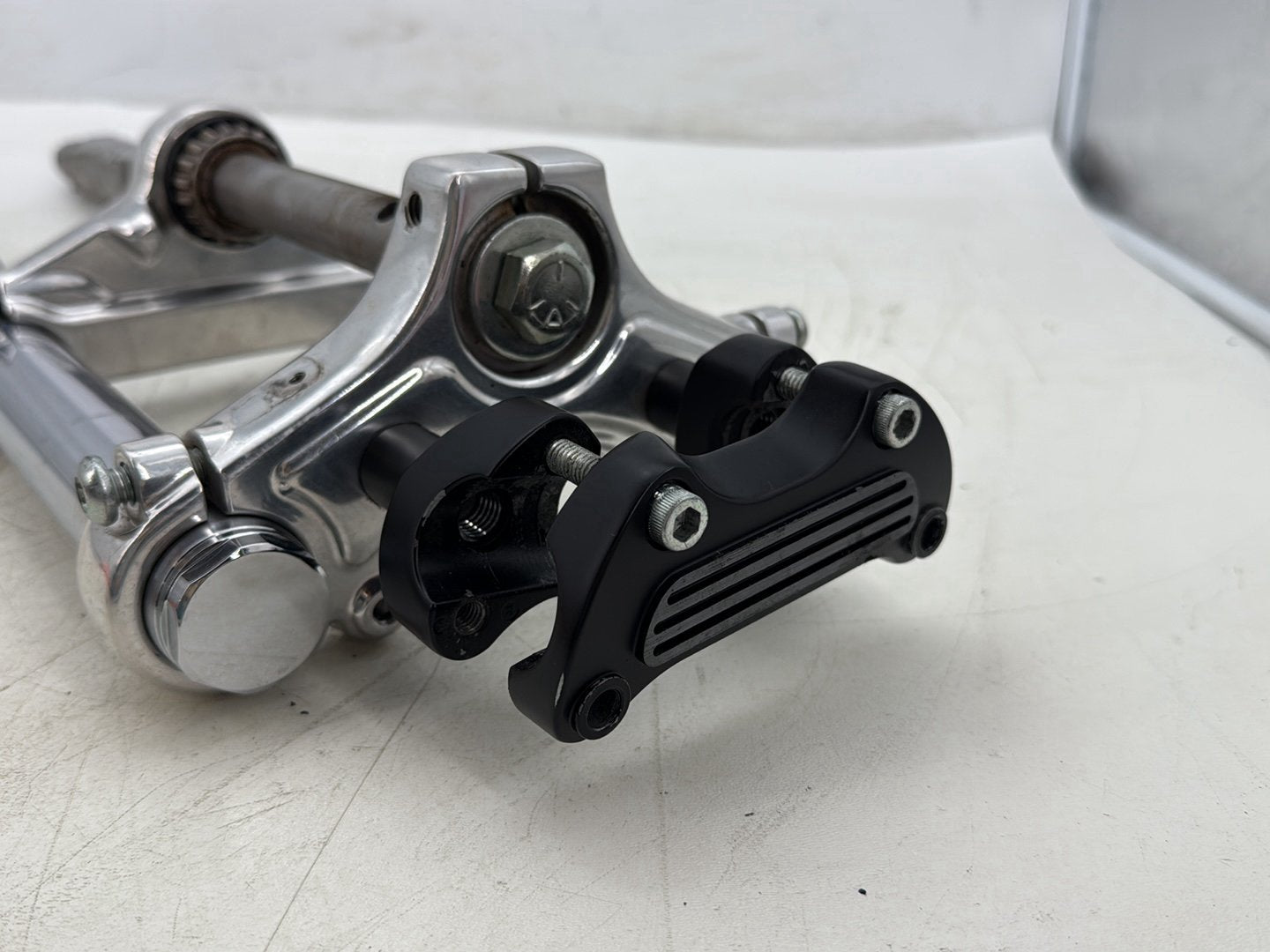 2006 Harley Sportster XL883L Low Front Triple Tree Set &amp; LH RH Fork Legs Sliders