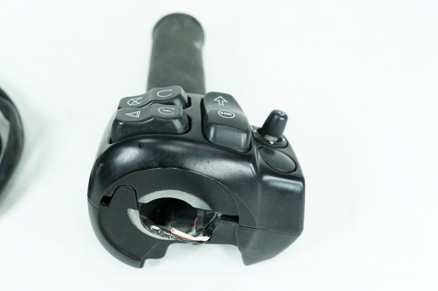 2017 - 2025 Harley-Davidson Touring Street Glide Right Engine Start Kill Switches Controls 71500501