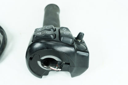 2017 - 2025 Harley-Davidson Touring Street Glide Right Engine Start Kill Switches Controls 71500501
