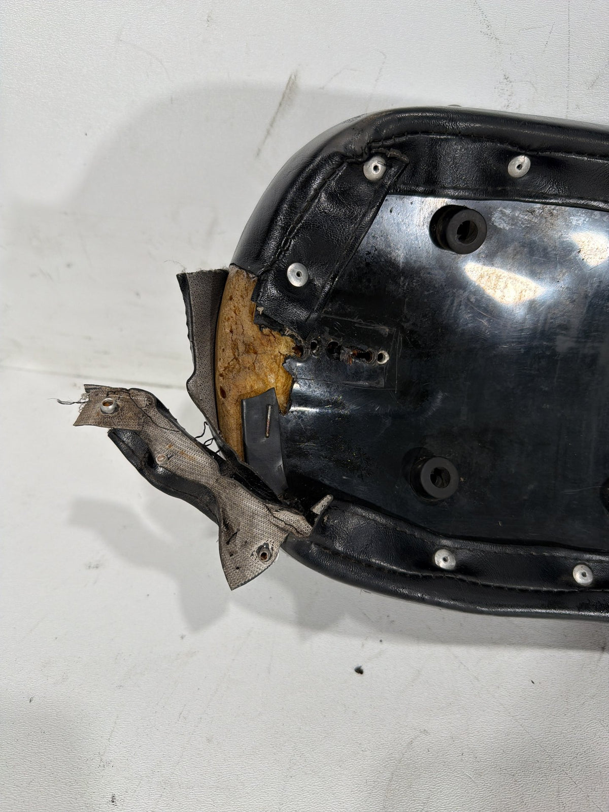 2001 Harley Fat Boy Softail FLSTFI OEM Passenger Rider Driver Seat Saddle TORN