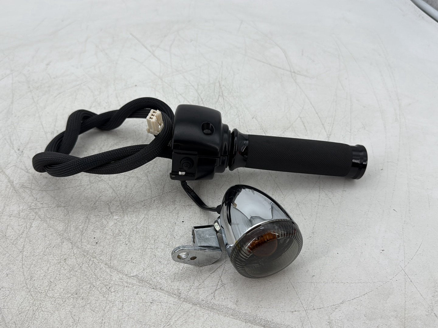 2010 Harley Dyna Fat Bob FXDF OEM Left Turn Signal Headlight Switches Controls