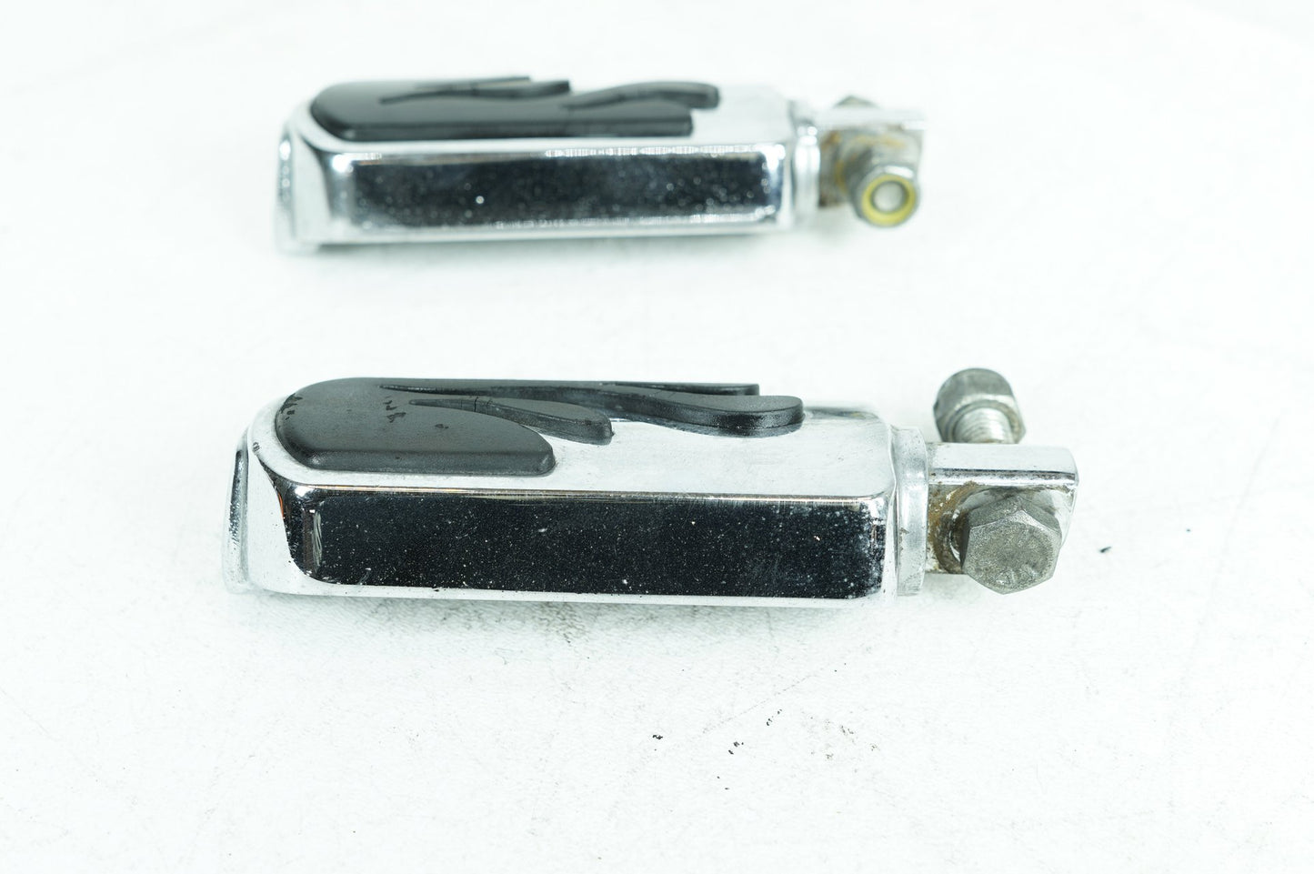 1999 - 2006 Harley-Davidson Softail Fat Boy Passenger Left & Right Foot Pegs 33048-72