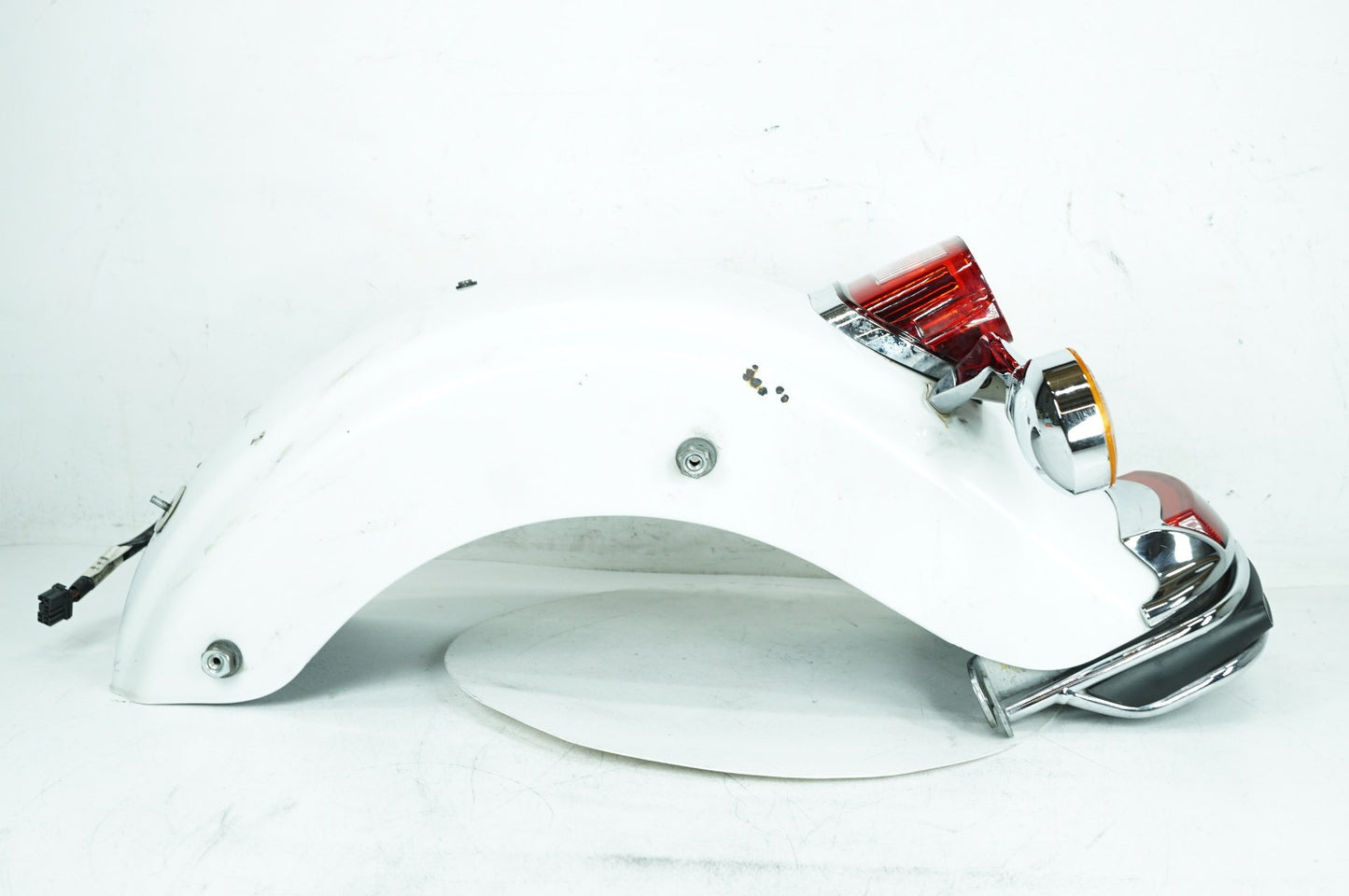 2008 - 2016 Harley-Davidson Touring Electra Glide Ultra Rear Wheel Fender & Turn Signals Bar 59579-09