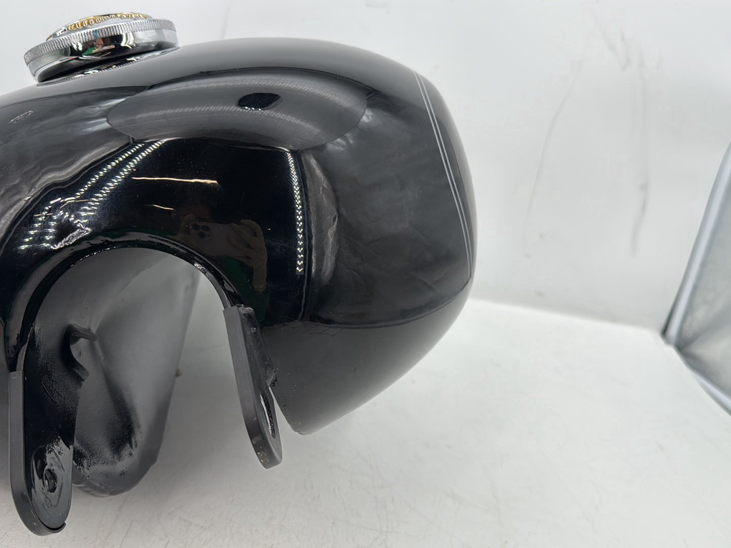 2006 Harley Sportster XL883C 883 Custom OEM Fuel Gas Tank Gasoline Reservoir