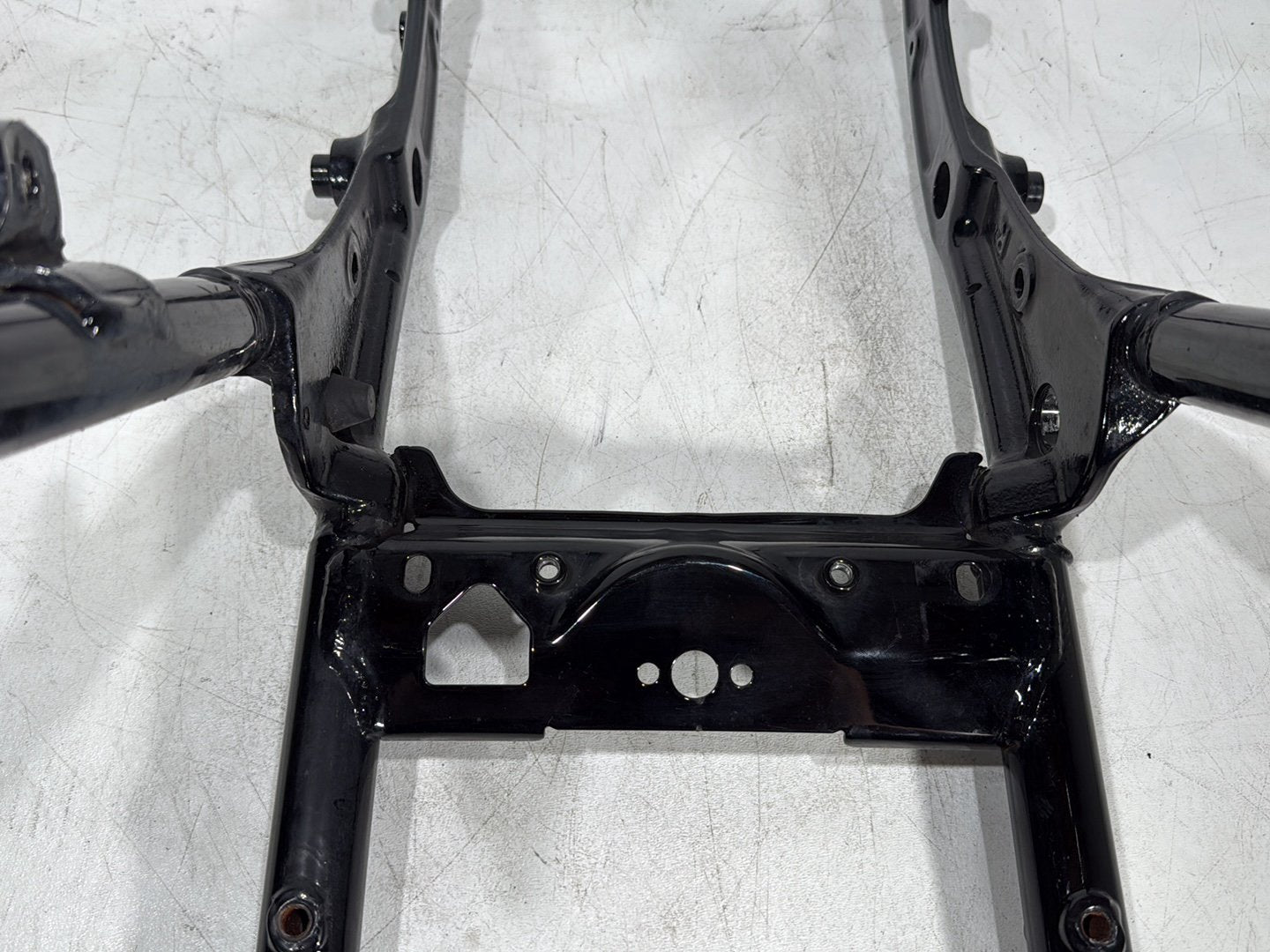 2016 Harley Road King Touring FLHR OEM Rear Back Sub Frame Rail Bar 48079-09BHP