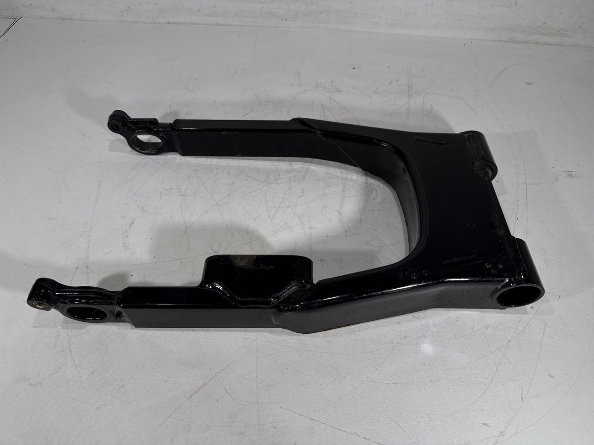 2002 Harley Electra Glide Touring FLHT OEM Rear Fork Swingarm Swing Arm