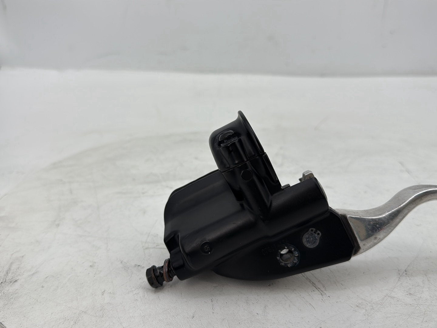 2008 Harley Electra Glide Touring Ultra FLHTCUI OEM Front Right Brake Lever Master Cylinder