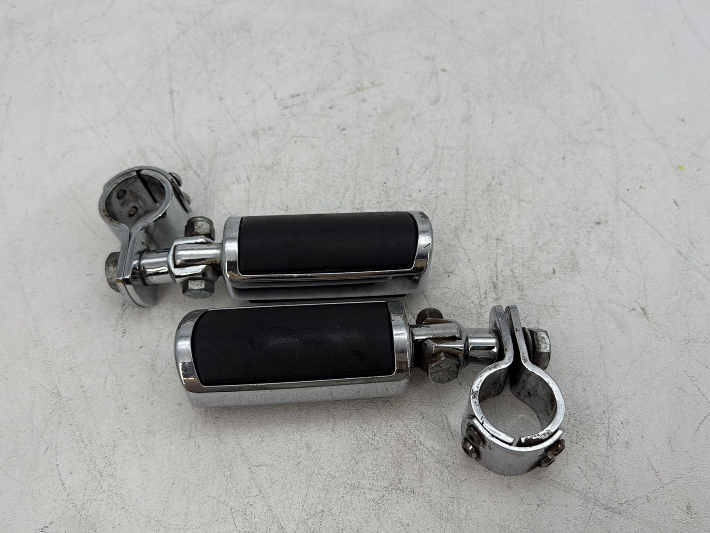 2018 Harley Electra Glide Touring Ultra Front Right Left Highway Foot Pegs SKULL