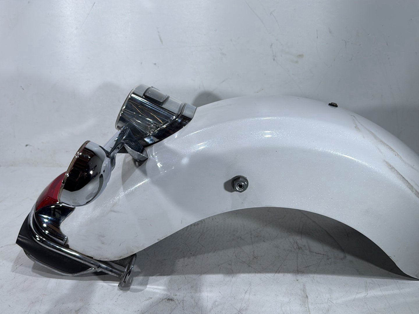 2013 Harley Electra Glide Touring Ultra FLHTCUI OEM Rear Wheel Fender & Turn Signals Bar