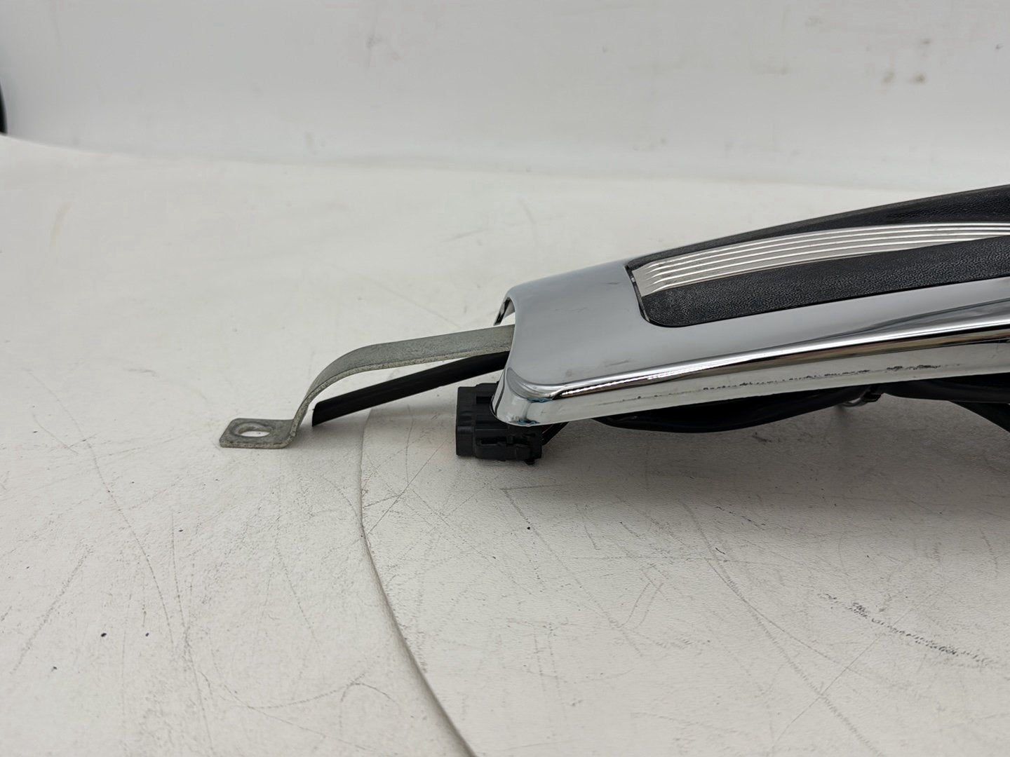 2007 - 2012 Harley-Davidson Touring Electra Glide Ultra Fuel Gas Tank Dash Console NOKey 	61270-08