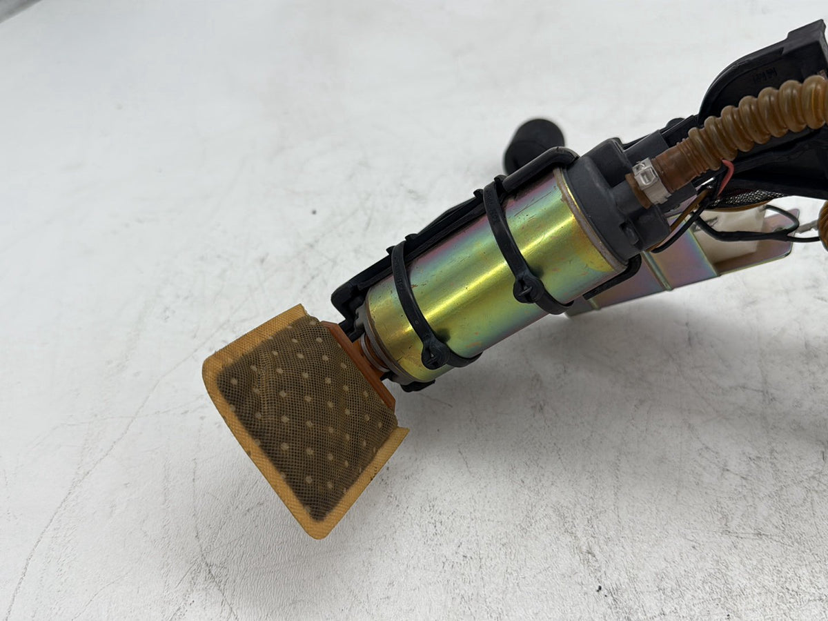 2007 Harley Road King Touring FLHR OEM Fuel Pump Gas Gasoline Petrol Sending