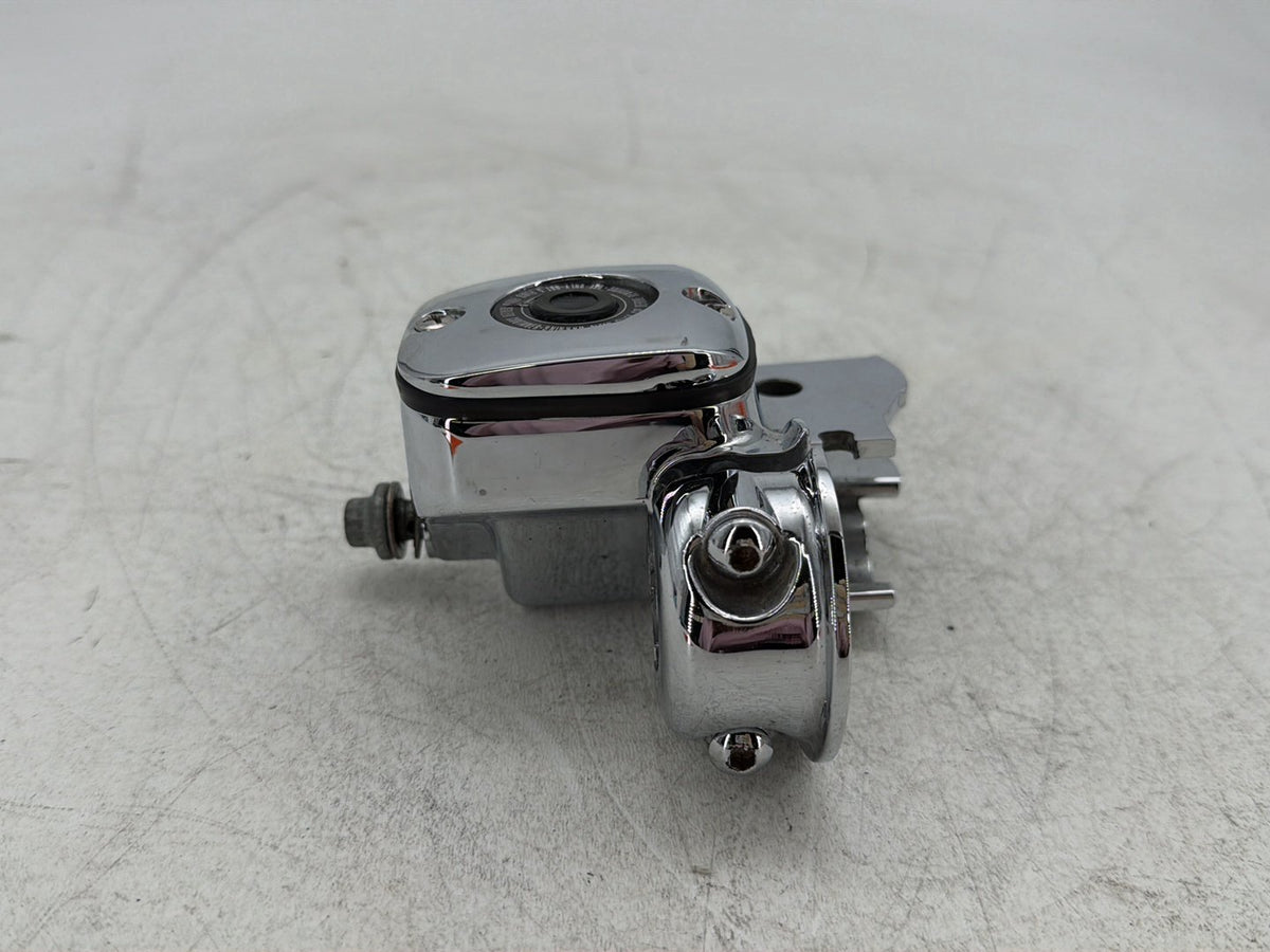 2004 Harley Road King Touring OEM Front Right Brake Master Cylinder Chrome