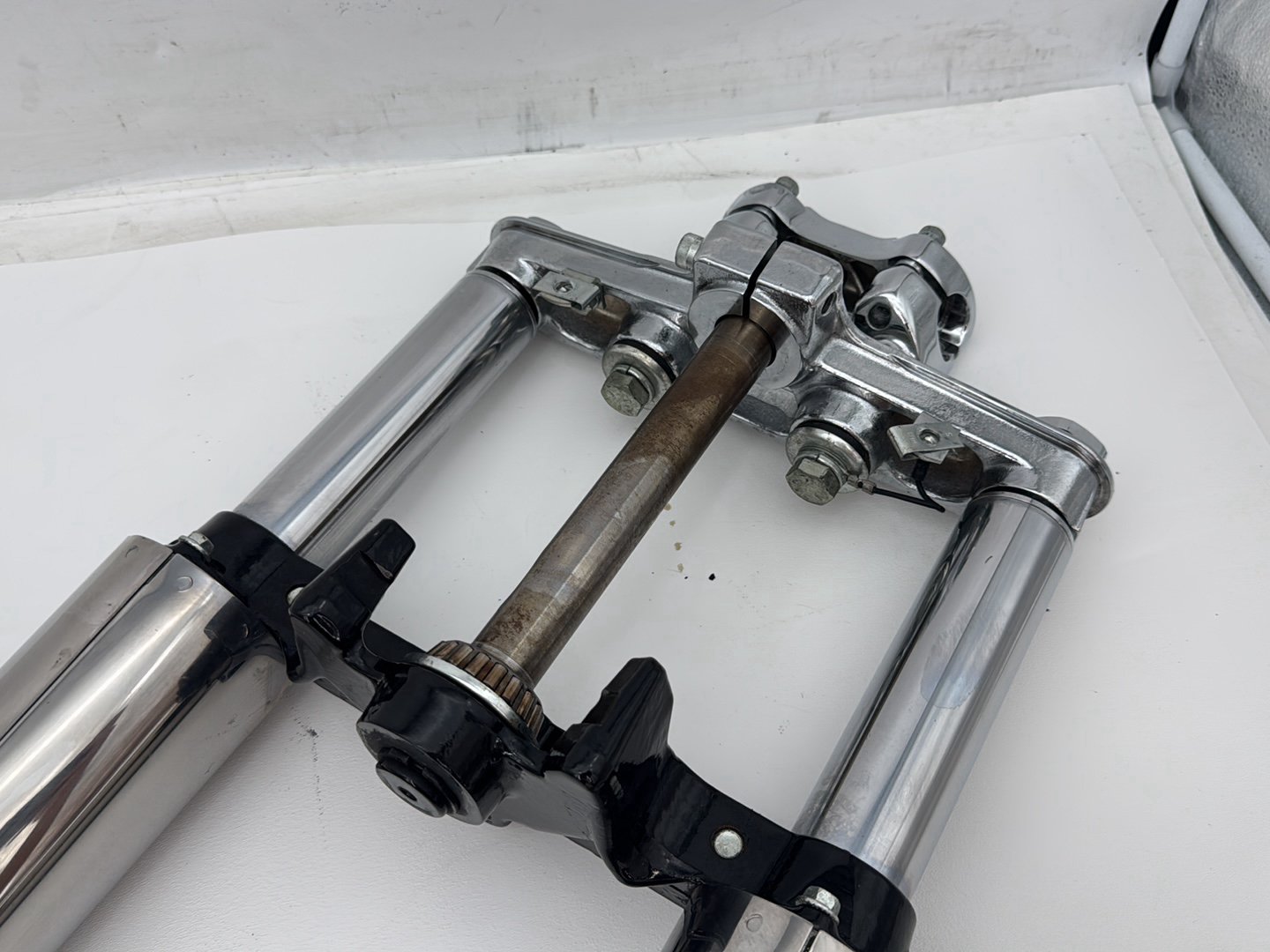 2007 Harley Softail Heritage Classic FLSTC OEM Front Triple Tree Set & LH RH Fork Legs Sliders