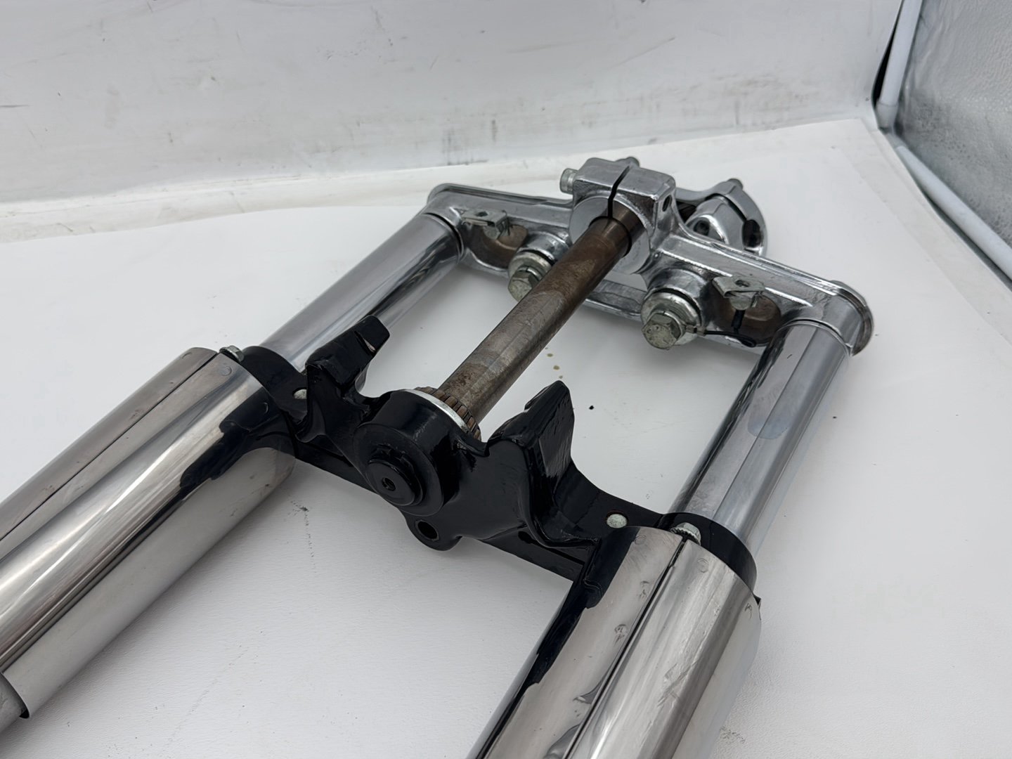 2007 Harley Softail Heritage Classic FLSTC OEM Front Triple Tree Set & LH RH Fork Legs Sliders