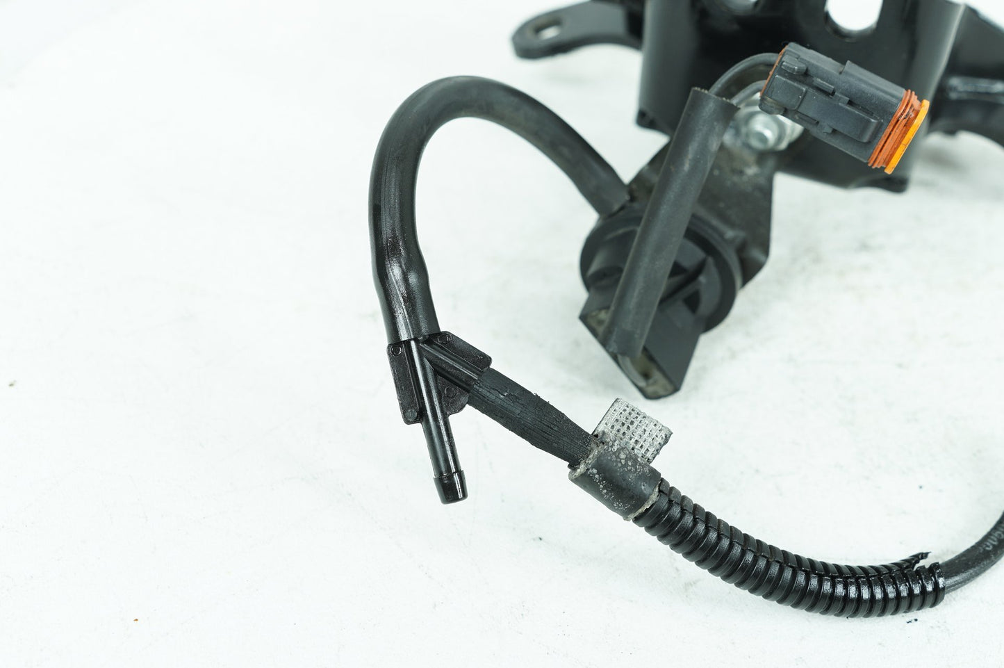 1991 - 2003 Harley-Davidson Sportster Hugger Wire Harness Loom Plug In Connector w/ Bracket Mounting Support Holder