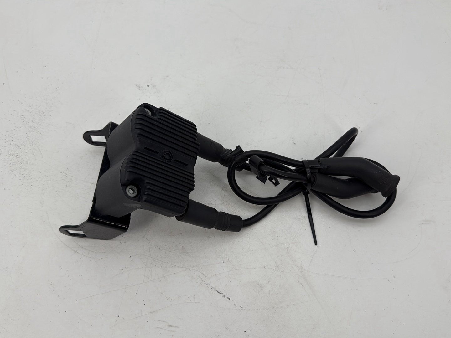 1999 - 2006 Harley-Davidson Touring Road King Custom Ignition Coil Spark Plugs Cable  	31743-01