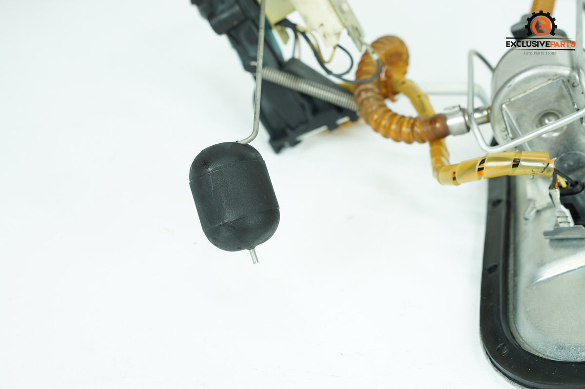 2003 Harley Touring FLHRCI Road King Classic OEM Fuel Pump Gas Gasoline Petrol Sending