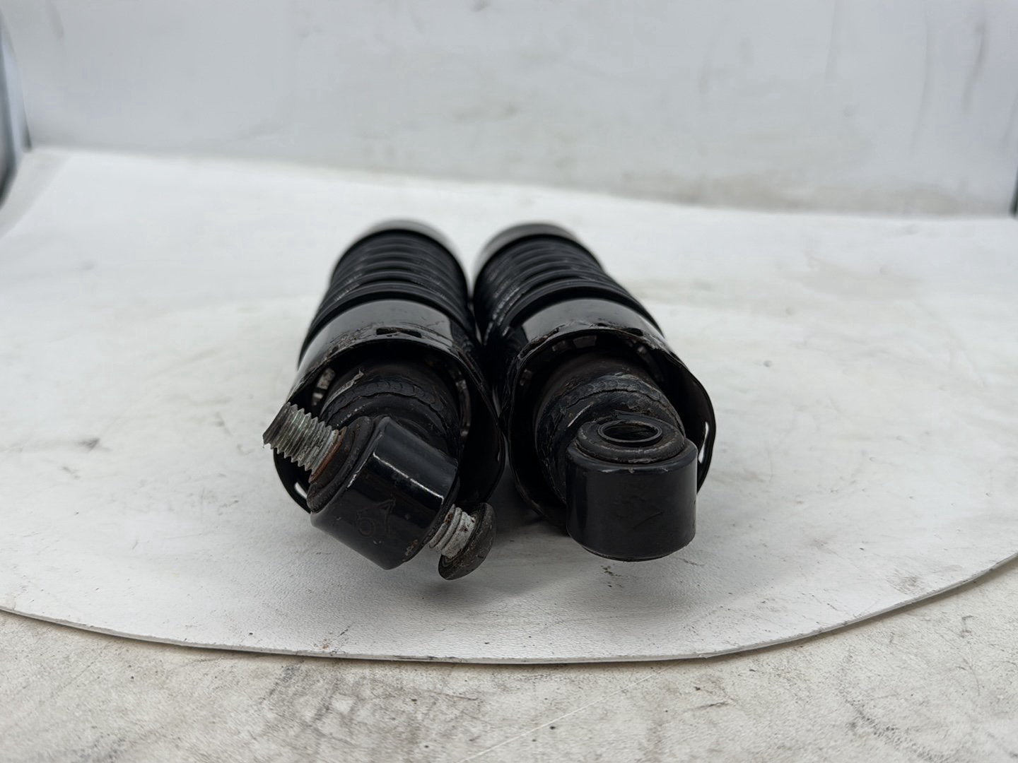 2006 Harley Dyna Super Glide Custom FXDCI OEM Rear Left Right Shock Absorbers