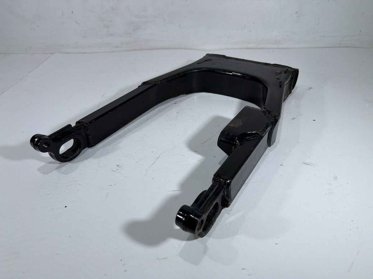 2004 Harley Electra Glide Touring Ultra OEM Rear Fork Swingarm Swing Arm