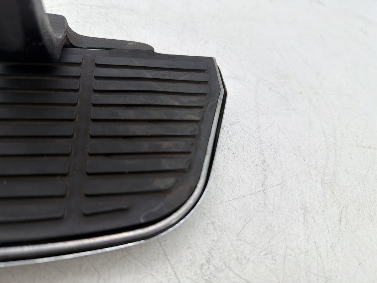 2001 Harley Heritage Softail Classic FLSTC OEM 1 Passenger Floorboard Foot Rest