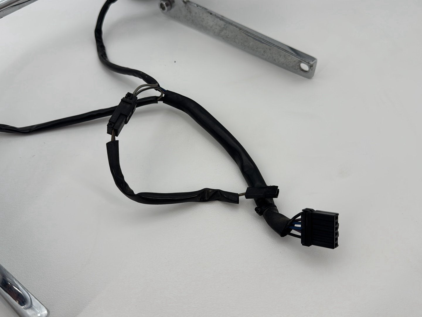 2007 Harley Softail Heritage Classic FLSTC OEM Front Turn Signal Indicators Aux Light Bar