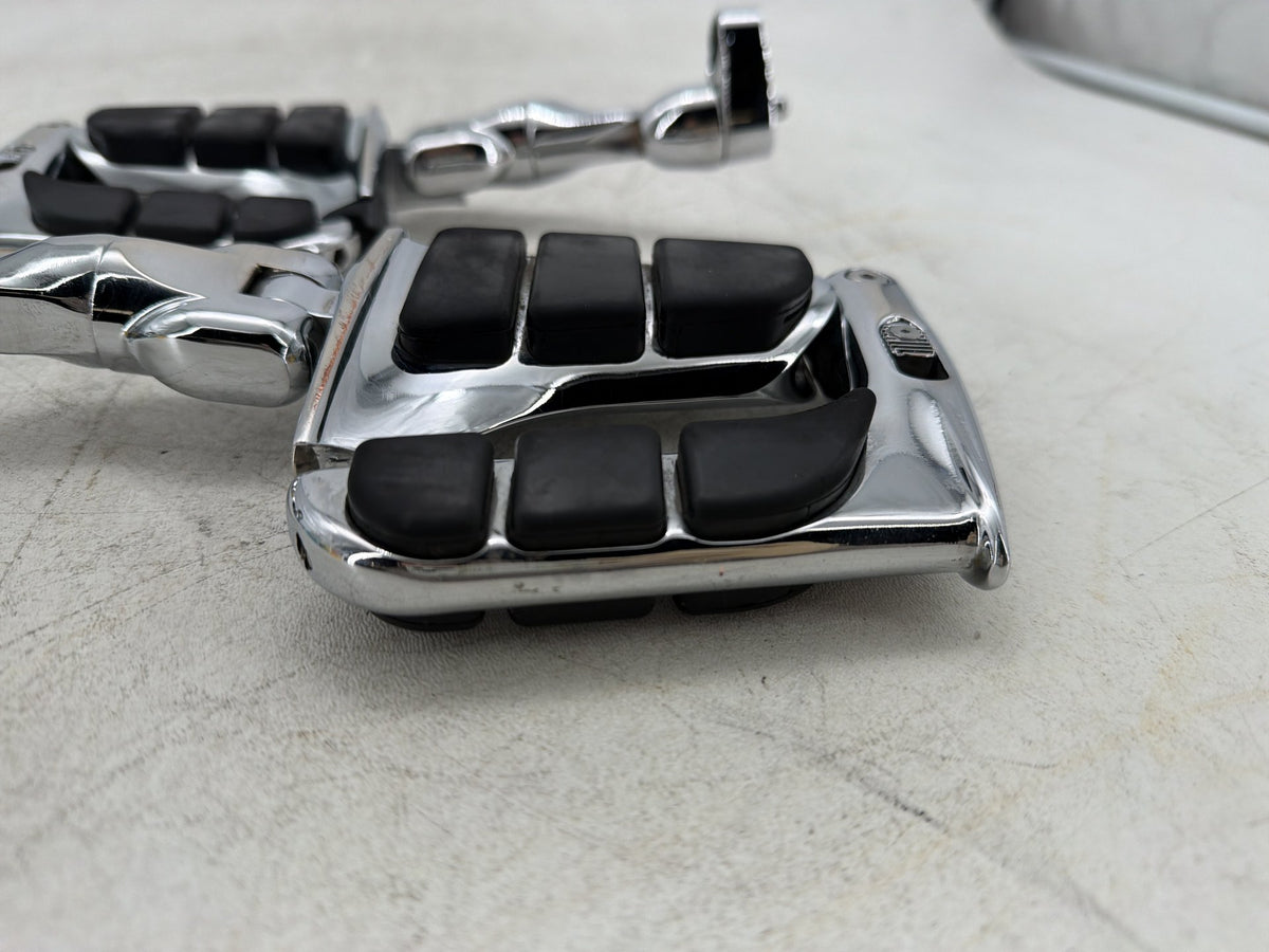 09 Harley Electra Glide Touring CVO Front Right Left Highway Foot Pegs Kuryakyn