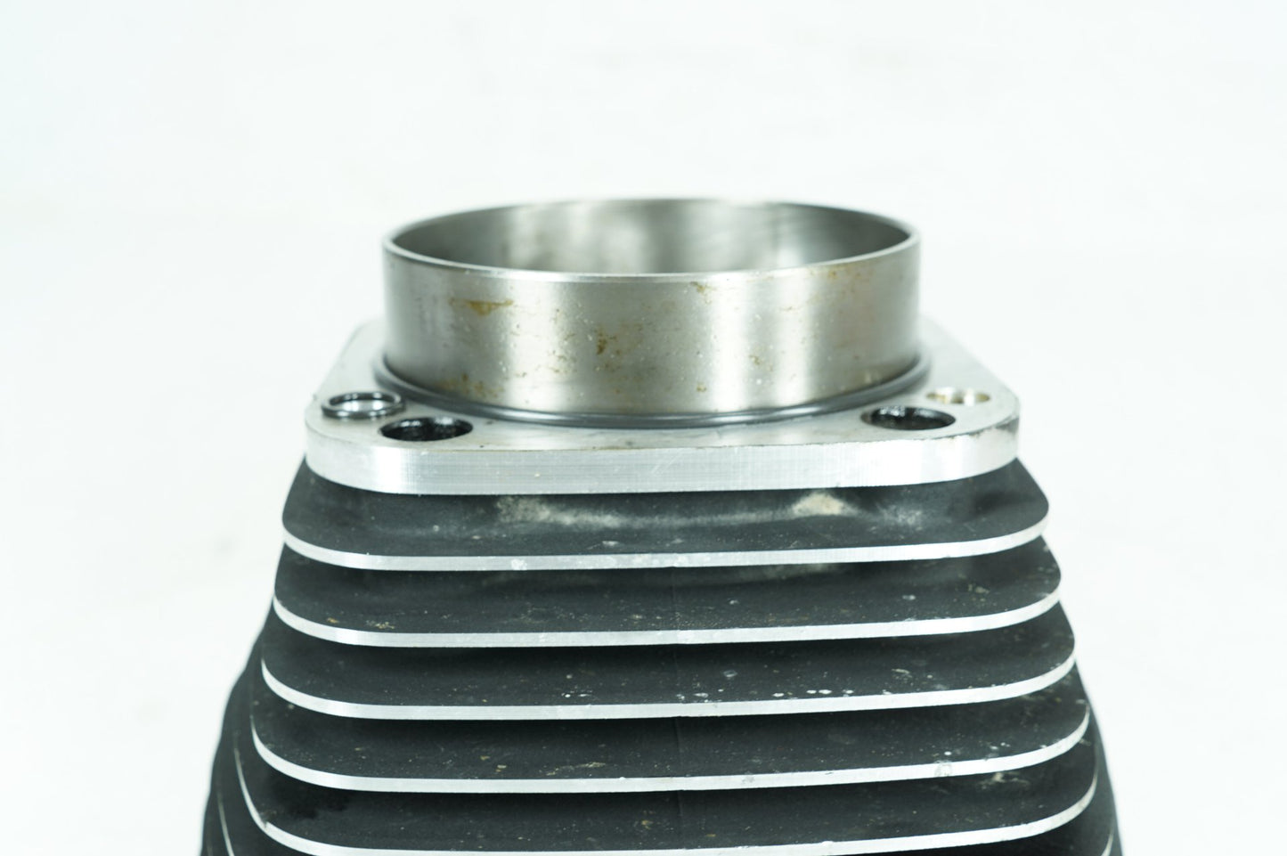 1999 - 2006 Harley-Davidson Softail Heritage Twin Cam Engine Jug 1 Cylinder Barrel  	16526-99