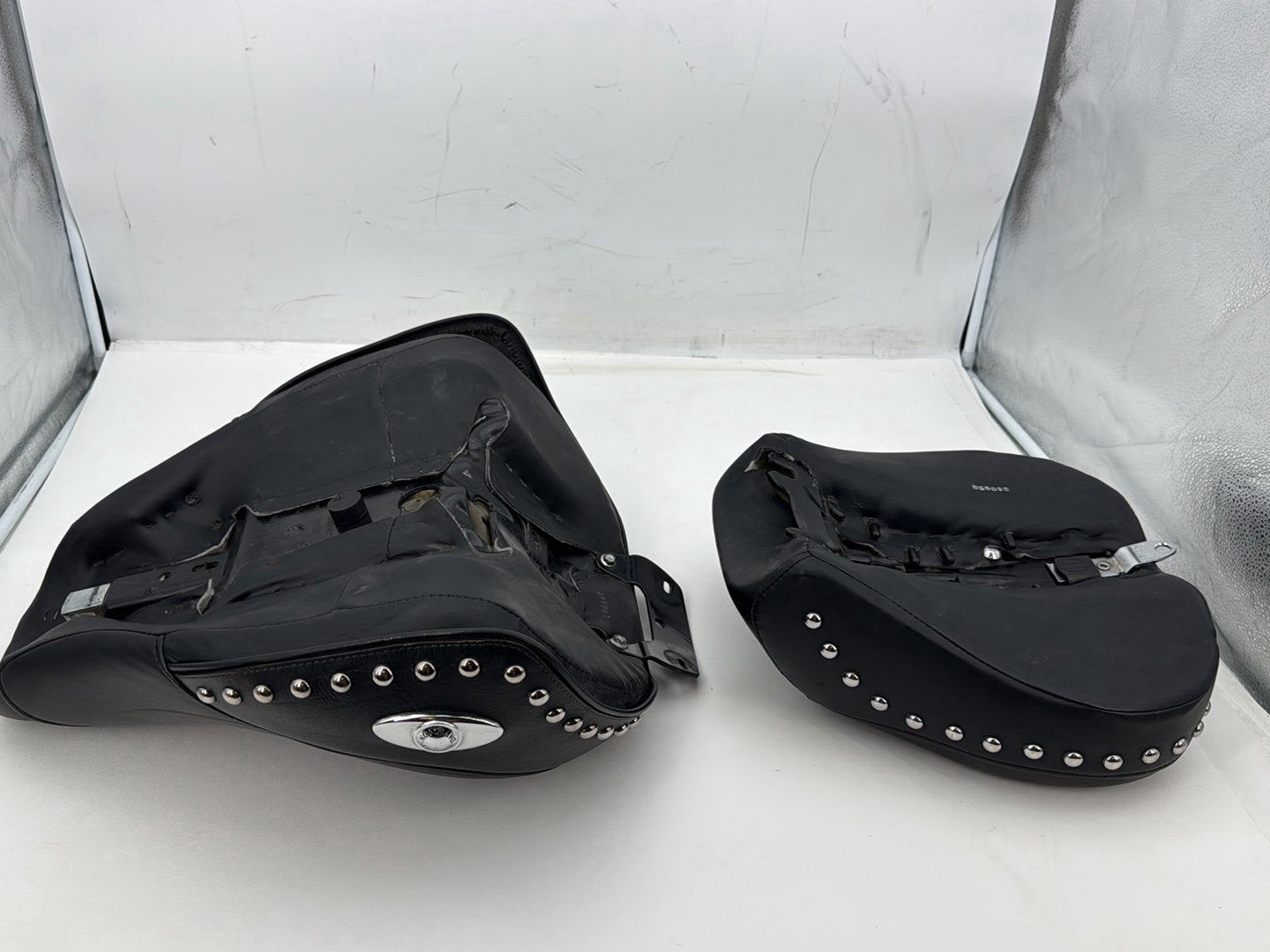 2007 Harley Softail Heritage Classic FLSTC OEM Passenger Rider Driver Seat Saddle