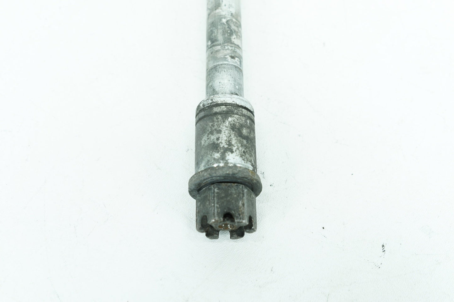 1999 - 2006 Harley-Davidson Touring Electra Glide Ultra Rear Wheel Axle Bolt Shaft 41110-89