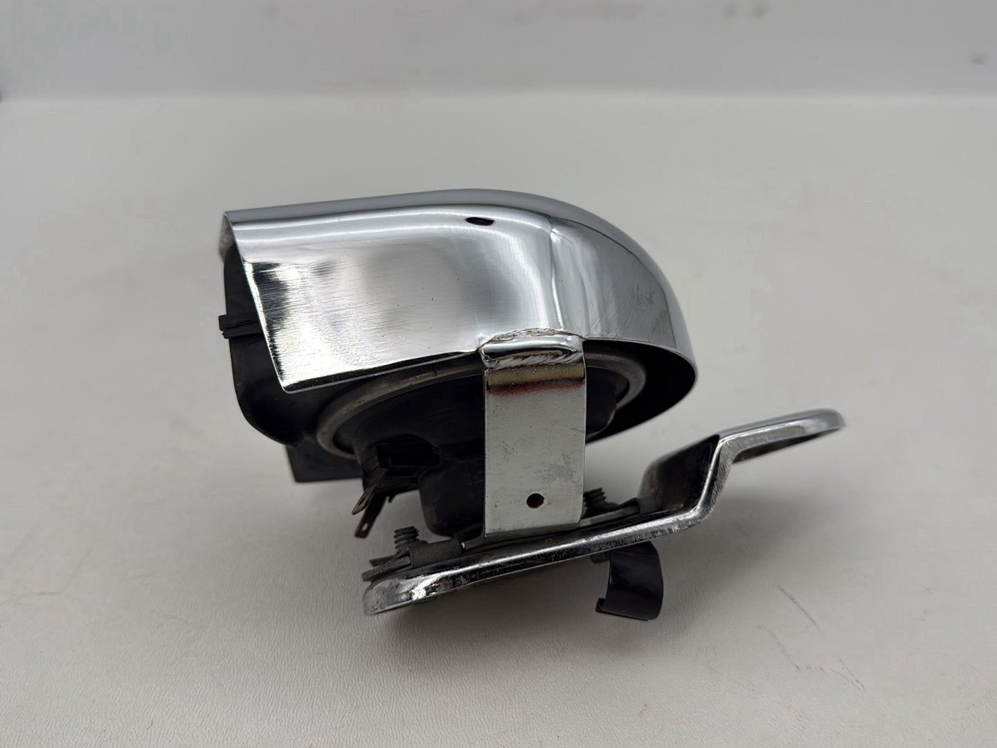 2004 - 2013 Harley-Davidson Sportster 883 Custom Horn Signal Klaxon Chrome Cover 69012-93A