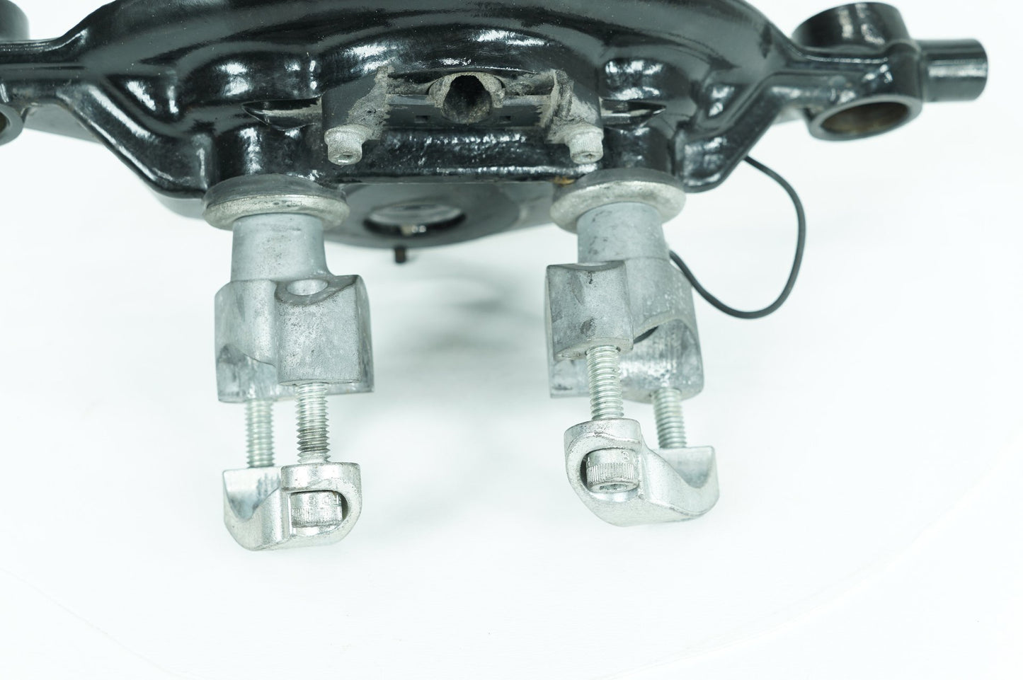 1999 - 2006 Harley-Davidson Touring Electra Glide Ultra Front Fork Upper Triple Tree Clamps 45435-95