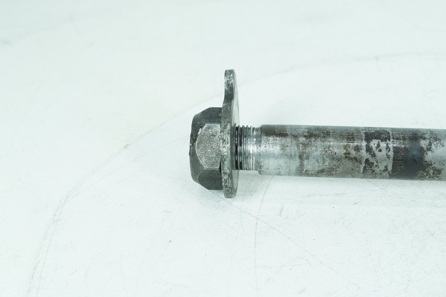 2007 - 2011 Harley-Davidson Touring Electra Screamin Eagle Rear Wheel Axle Bolt Shaft 41056-02
